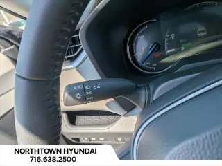 Toyota RAV4 Hybrid 2025 AWD XLE 4dr SUV