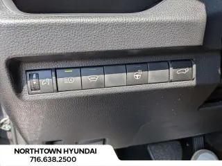Toyota RAV4 Hybrid 2025 AWD XLE 4dr SUV