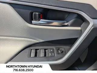 Toyota RAV4 Hybrid 2025 AWD XLE 4dr SUV