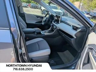 Toyota RAV4 Hybrid 2025 AWD XLE 4dr SUV