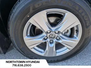 Toyota RAV4 Hybrid 2025 AWD XLE 4dr SUV