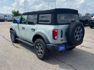 Ford Bronco 2022 4x4 Black Diamond 4dr SUV
