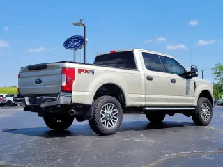 Ford F-250 Super Duty 2017 4x4 XLT 4dr Crew Cab 8 ft. LB Pickup