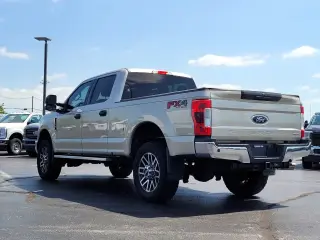 Ford F-250 Super Duty 2017 4x4 XLT 4dr Crew Cab 8 ft. LB Pickup