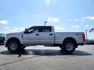 Ford F-250 Super Duty 2017 4x4 XLT 4dr Crew Cab 8 ft. LB Pickup