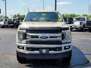 Ford F-250 Super Duty 2017 4x4 XLT 4dr Crew Cab 8 ft. LB Pickup