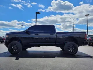 Ram 2500 2022 4x4 Big Horn 4dr Crew Cab 6.3 ft. SB Pickup