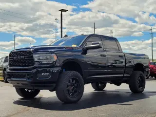 Ram 2500 2022 4x4 Big Horn 4dr Crew Cab 6.3 ft. SB Pickup