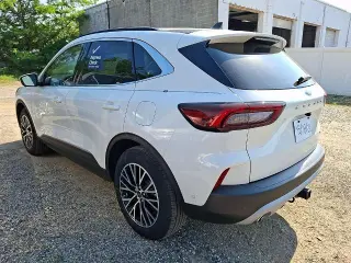 Ford Escape Plug-In Hybrid 2023 Base 4dr SUV