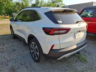 Ford Escape 2023 AWD Platinum 4dr SUV