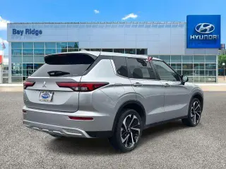 Mitsubishi Outlander 2023 AWD SE 4dr SUV