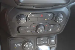 Jeep Renegade 2023 4x4 Trailhawk 4dr SUV