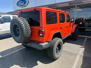 Jeep Wrangler Unlimited 2018 4x4 Moab 4dr SUV (midyear release)
