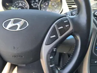 Hyundai ELANTRA 2015 SE 4dr Sedan 6M