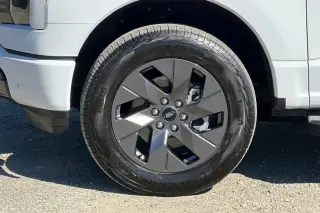 Ford F-150 Lightning 2023 AWD XLT 4dr SuperCrew 5.5 ft. SB