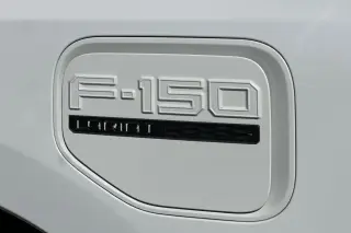 Ford F-150 Lightning 2023 AWD XLT 4dr SuperCrew 5.5 ft. SB