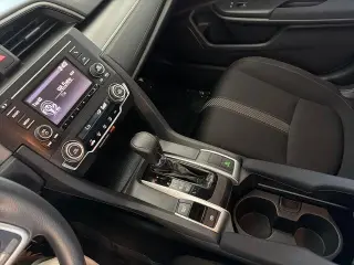 Honda Civic 2017 LX 4dr Sedan CVT