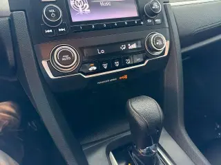 Honda Civic 2017 LX 4dr Sedan CVT
