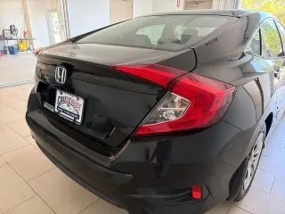 Honda Civic 2017 LX 4dr Sedan CVT