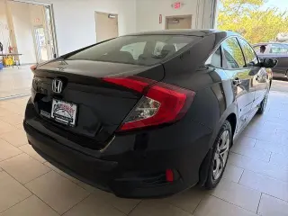 Honda Civic 2017 LX 4dr Sedan CVT