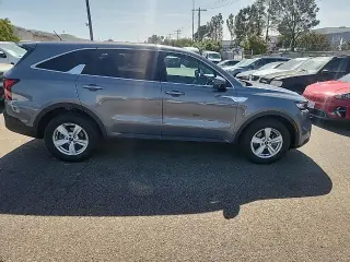 Kia Sorento 2023 LX 4dr SUV