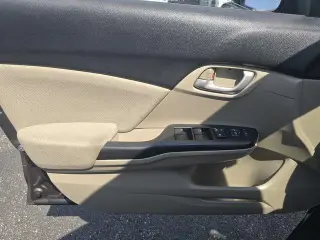Honda Civic 2013 LX 4dr Sedan 5A