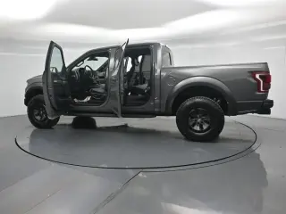 Ford F-150 2018 4x4 Raptor 4dr SuperCrew 5.5 ft. SB