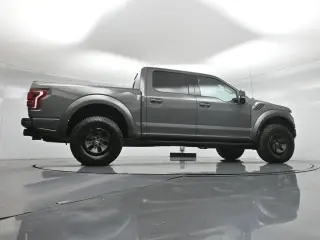 Ford F-150 2018 4x4 Raptor 4dr SuperCrew 5.5 ft. SB