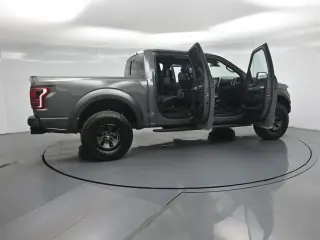 Ford F-150 2018 4x4 Raptor 4dr SuperCrew 5.5 ft. SB