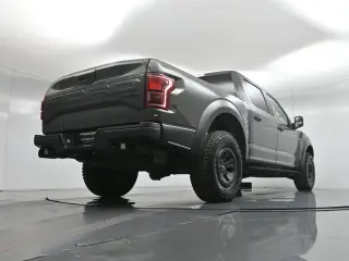Ford F-150 2018 4x4 Raptor 4dr SuperCrew 5.5 ft. SB