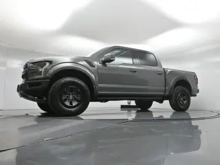Ford F-150 2018 4x4 Raptor 4dr SuperCrew 5.5 ft. SB