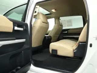 Toyota Tundra 2015 4x4 Limited 4dr CrewMax Cab Pickup SB (5.7L V8 FFV)