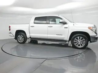 Toyota Tundra 2015 4x4 Limited 4dr CrewMax Cab Pickup SB (5.7L V8 FFV)