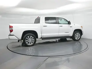 Toyota Tundra 2015 4x4 Limited 4dr CrewMax Cab Pickup SB (5.7L V8 FFV)