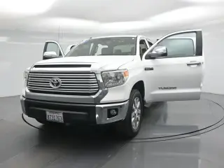 Toyota Tundra 2015 4x4 Limited 4dr CrewMax Cab Pickup SB (5.7L V8 FFV)