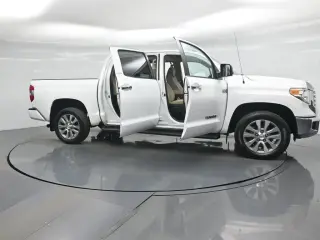 Toyota Tundra 2015 4x4 Limited 4dr CrewMax Cab Pickup SB (5.7L V8 FFV)