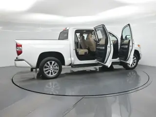 Toyota Tundra 2015 4x4 Limited 4dr CrewMax Cab Pickup SB (5.7L V8 FFV)