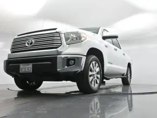 Toyota Tundra 2015 4x4 Limited 4dr CrewMax Cab Pickup SB (5.7L V8 FFV)