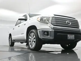 Toyota Tundra 2015 4x4 Limited 4dr CrewMax Cab Pickup SB (5.7L V8 FFV)