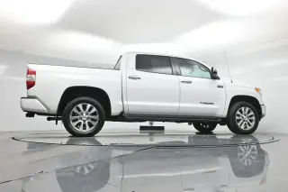 Toyota Tundra 2015 4x4 Limited 4dr CrewMax Cab Pickup SB (5.7L V8 FFV)