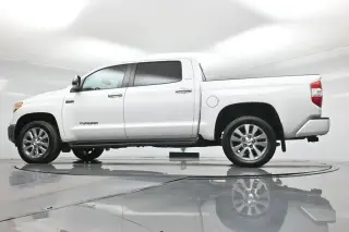 Toyota Tundra 2015 4x4 Limited 4dr CrewMax Cab Pickup SB (5.7L V8 FFV)
