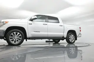 Toyota Tundra 2015 4x4 Limited 4dr CrewMax Cab Pickup SB (5.7L V8 FFV)