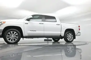 Toyota Tundra 2015 4x4 Limited 4dr CrewMax Cab Pickup SB (5.7L V8 FFV)