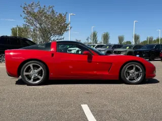 Chevrolet Corvette 2009 2dr Coupe w/1LT