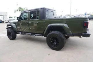 Jeep Gladiator 2023 4x4 Sport 4dr Crew Cab 5.0 ft. SB