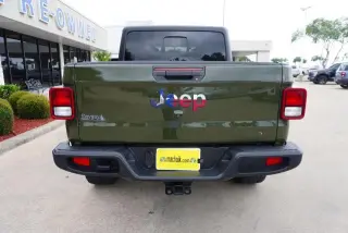 Jeep Gladiator 2023 4x4 Sport 4dr Crew Cab 5.0 ft. SB
