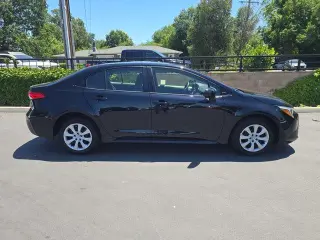 Toyota Corolla Hybrid 2025 LE 4dr Sedan