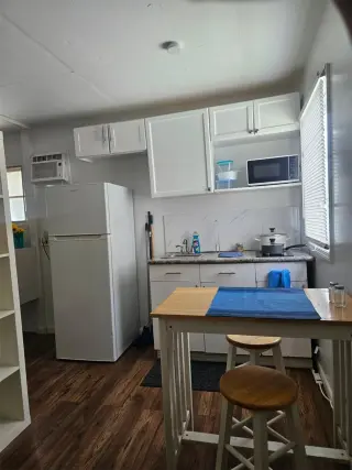 Propiedad en alquiler con 1 dormitorio y 1.5 baños en Hallandale