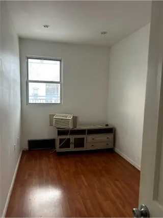 Propiedad en alquiler con 3 habitaciones y 1 baño en Brooklyn