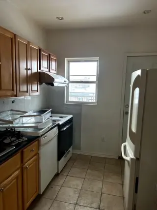 Propiedad en alquiler con 3 habitaciones y 1 baño en Brooklyn